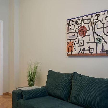 Little Gem: Modern Urban Retreat Apartment Атина Екстериор снимка