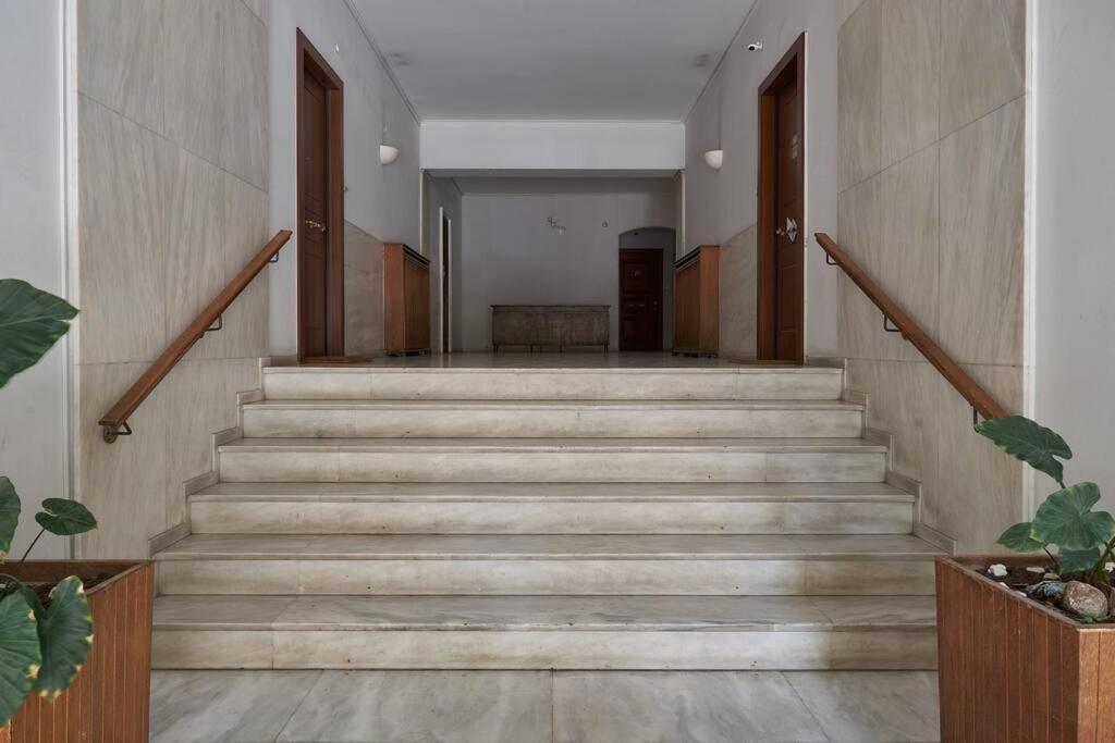 Little Gem: Modern Urban Retreat Apartment Атина Екстериор снимка